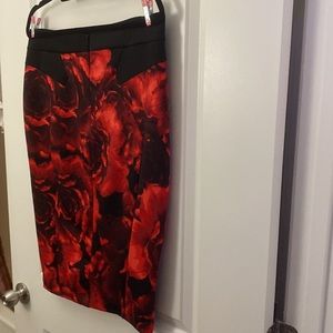 Red & Black Floral Bisou Bisou Skirt! Size Large - Soft and Silky!